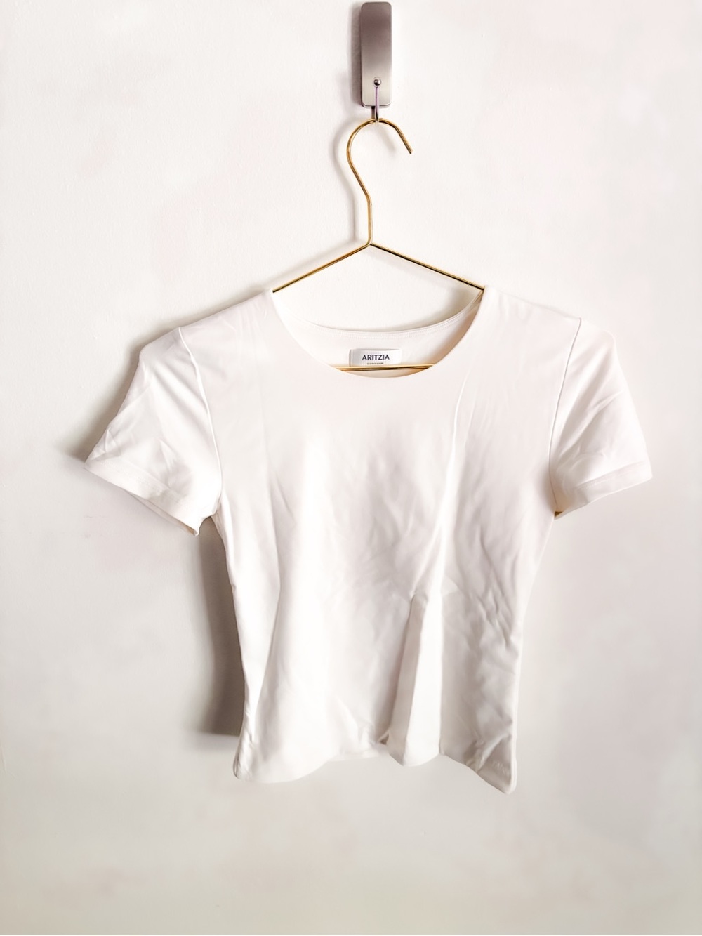 Aritzia Contour Cream White Short Sleeve Crewneck Tee